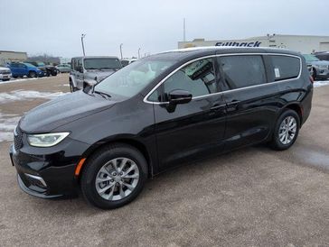 New 2026 Chrysler Pacifica Select Awd