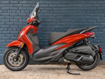 2024 PIAGGIO BV 400 SPORT  in a ARANCIO SUN exterior color. BMW Motorcycles of New Orleans 504-595-6776 motojulia.com 