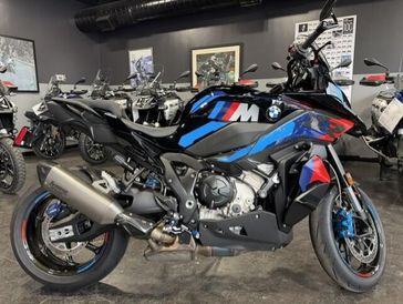 2026 BMW M 1000 XR