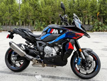 2026 BMW M 1000 XR