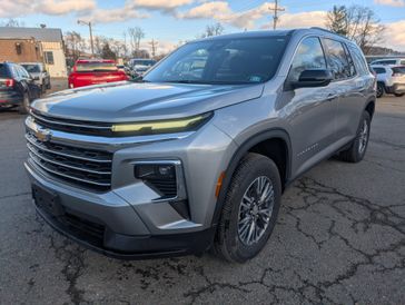 Used 2025 Chevrolet Traverse Lt