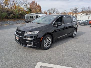 New 2026 Chrysler Pacifica Limited