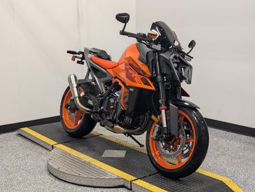 2024 KTM 990 Duke