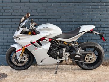 2024 Ducati SUPERSPORT S 