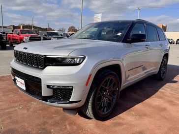 New 2025 Jeep Grand Cherokee L Summit Reserve 4x4