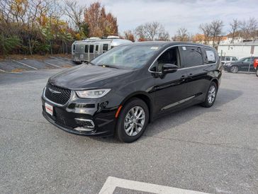 New 2026 Chrysler Pacifica Limited