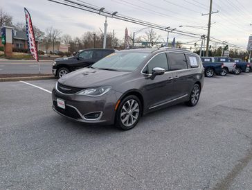 Used 2017 Chrysler Pacifica Limited