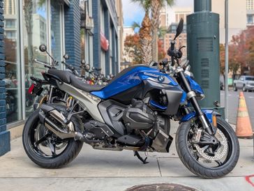 New 2026 BMW R1300R 