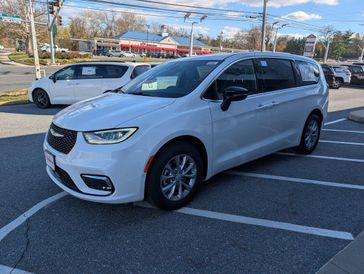 New 2026 Chrysler Pacifica Limited