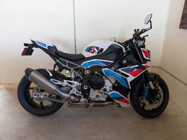 2026 BMW M 1000 R
