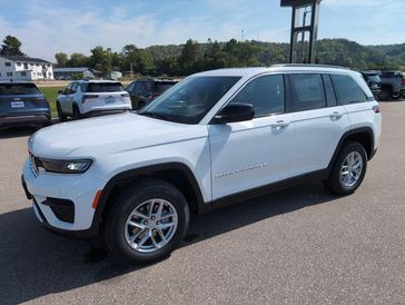 New 2025 Jeep Grand Cherokee Laredo X 4x4