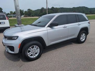 Used 2024 Jeep Grand Cherokee Laredo