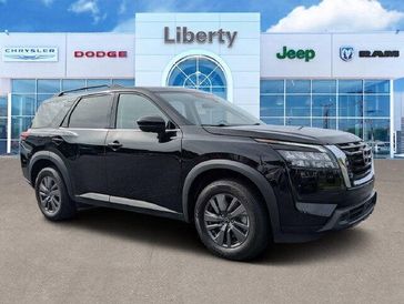 Used 2024 Nissan Pathfinder SV