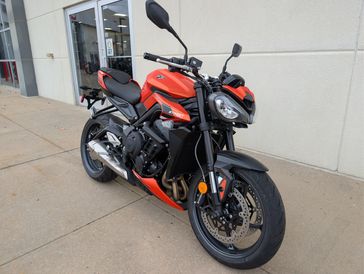 2025 Triumph STREET TRIPLE R