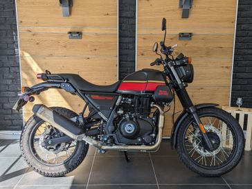 2023 Royal Enfield SCRAMBLER 411  in a BLAZING BLACK exterior color. BMW Motorcycles of New Orleans 504-595-6776 motojulia.com 