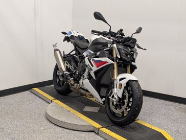 2026 BMW S 1000 R