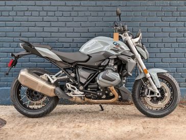 2024 BMW R 1250 R  in a ICE GREY exterior color. BMW Motorcycles of New Orleans 504-595-6776 pixelmotiondemo.com 