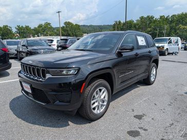 New 2025 Jeep Grand Cherokee Laredo