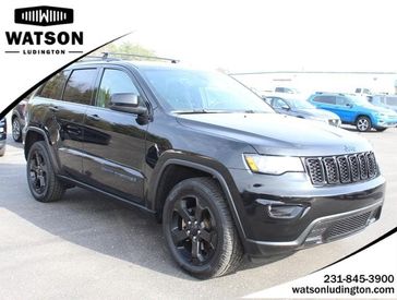 2018 Jeep Grand Cherokee Upland in a DIAMOND-BL exterior color and Blackinterior. Watson Benzie, LLC 231-383-7836 watsonchryslerdodgejeep.com 
