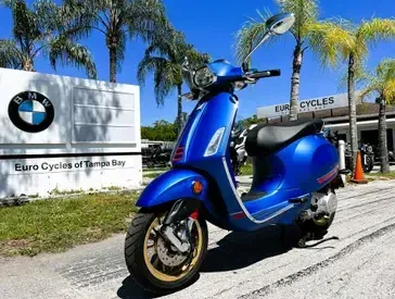 2022 Vespa Sprint in a BLUE exterior color. Euro Cycles of Tampa Bay 813-926-9937 eurocyclesoftampabay.com 