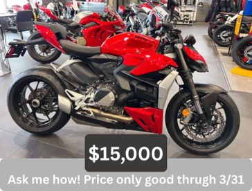 New 2025 Ducati STREETFIGHTER V2 DEMO 