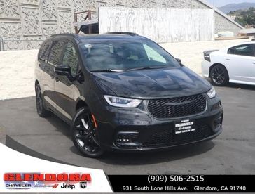 2023 Chrysler Pacifica Limited in a Brilliant Black Crystal Pearl Coat exterior color. Glendora Chrysler Dodge Jeep Ram 909-506-2515 glendorachryslerjeepdodge.com 