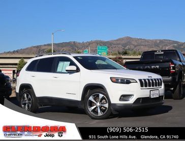 2019 Jeep Cherokee Limited in a Bright White Clear Coat exterior color and Blackinterior. Glendora Chrysler Dodge Jeep Ram 909-506-2515 glendorachryslerjeepdodge.com 