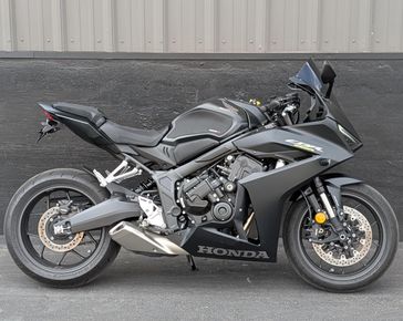 Used 2026 Honda CBR650R ABS  in a Black exterior color. Eurotek Oklahoma City 405.948.4000 eurotek-okc.com 