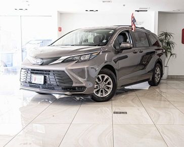2024 Toyota Sienna LE