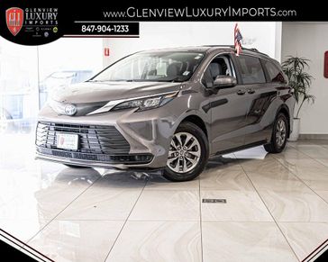 2024 Toyota Sienna LE