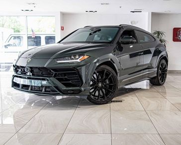 2021 Lamborghini Urus Base