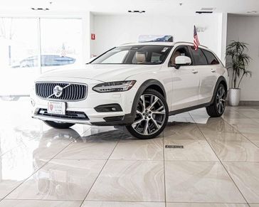 2023 Volvo V90 Cross Country B6