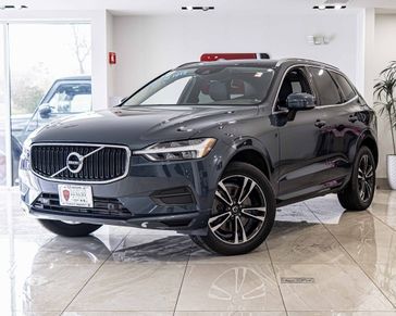2020 Volvo XC60 T6 Momentum in a Bright Silver Metallic exterior color and Charcoalinterior. Lotus of Glenview 847-904-1233 lotusofglenview.com 