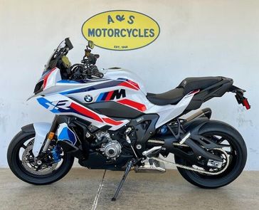 2025 BMW M1000XR 