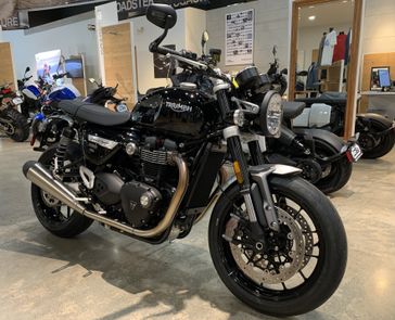 2024 Triumph Speed Twin 1200  in a JET BLACK exterior color. SoSo Cycles 877-344-5251 sosocycles.com 