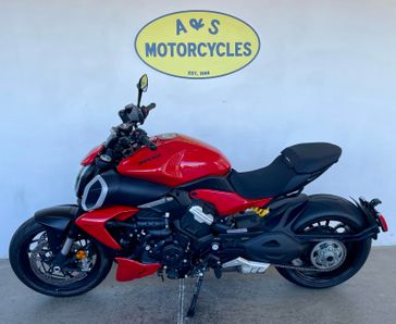 Used 2024 Ducati DIAVELV4 