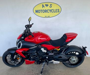 New 2026 Ducati DIAVEL V4 