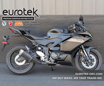 Used 2025 Yamaha YZF-R3 