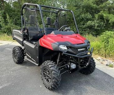 2025 Honda Pioneer 700 Deluxe 