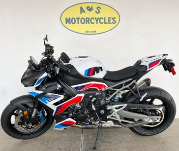 New 2026 BMW M1000R 