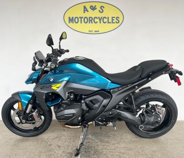 New 2026 BMW R1300R 