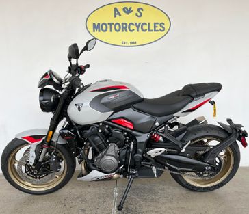 New 2026 Triumph TRIDENT 800 