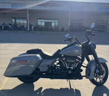 New 2025 Harley-Davidson Flhrxs 