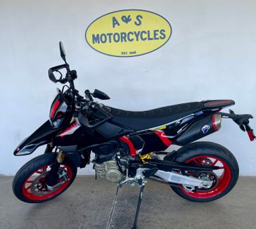 New 2027 Ducati HYPERMOTARD 698 MONO NERA 