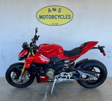 2025 Ducati STREETFIGHTER V4S 
