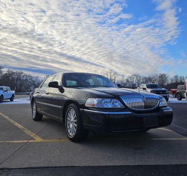 2004 Lincoln Town Car Signature