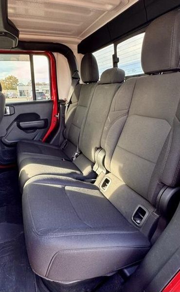Used 2022 Jeep Gladiator SportImage 12