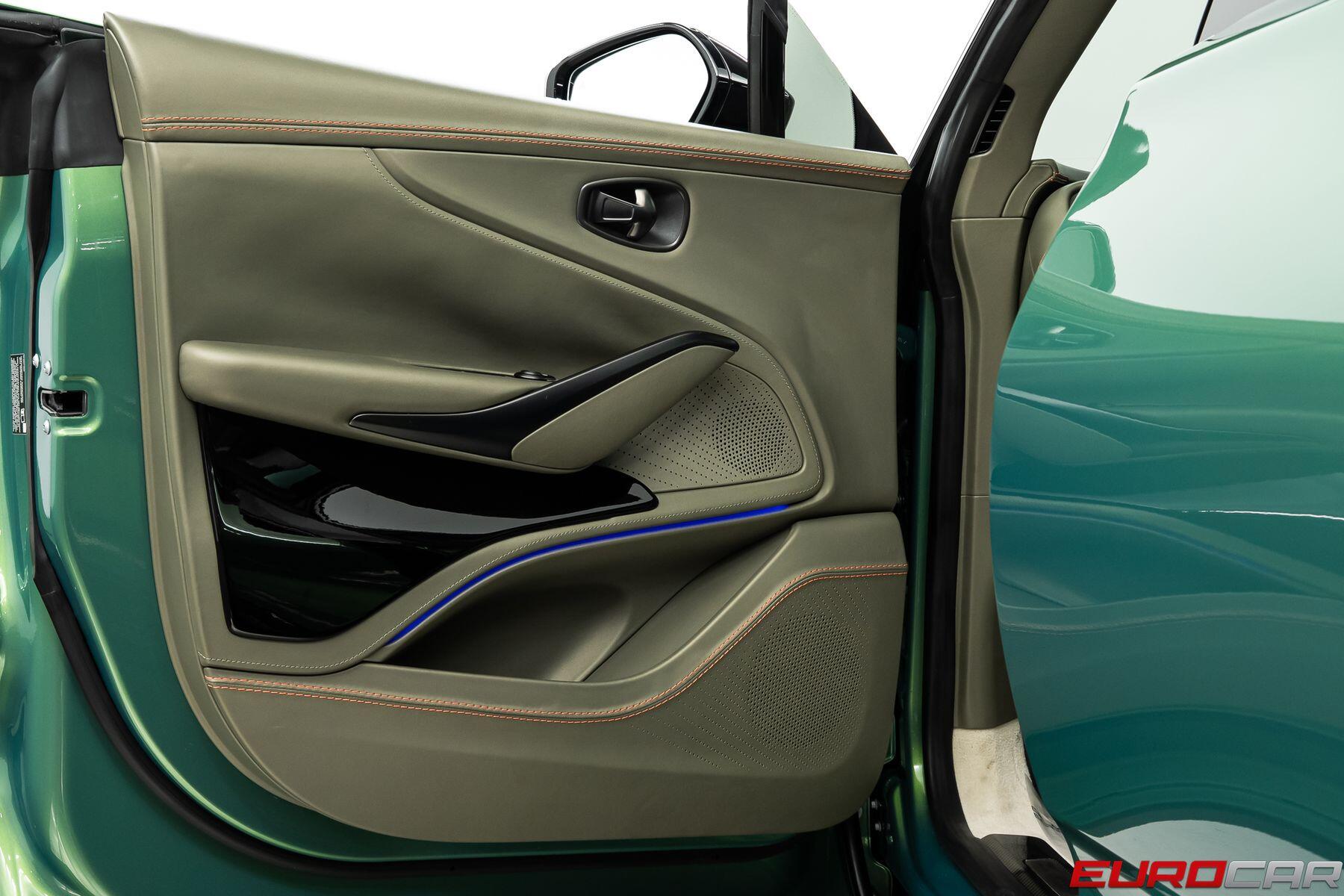 2023 Aston Martin DBX 707 *SPECIAL FACTORY PAINT * PANORAMIC ROOF*Image 23