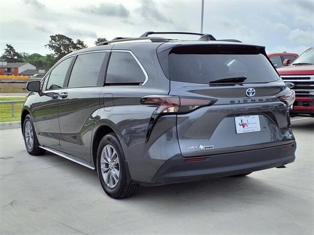 Used 2025 Toyota Sienna LE with VIN 5TDBRKEC1SS236721 for sale in Huntsville, TX