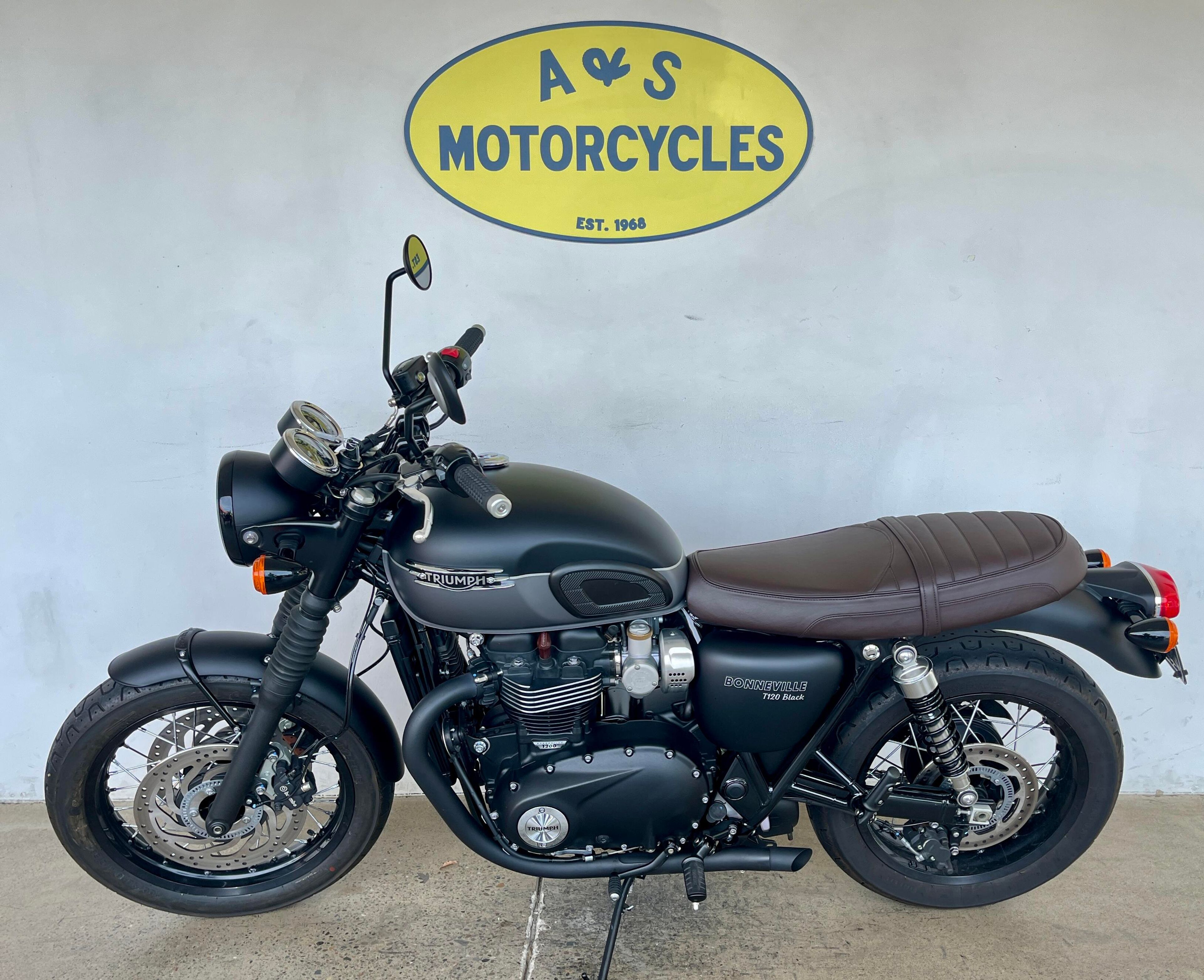 2022 Triumph Bonneville T120 Black